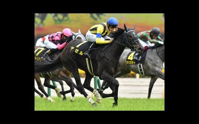 連勝でオークスに挑むデゼル。新星は早世した母に勝利を届けられるか