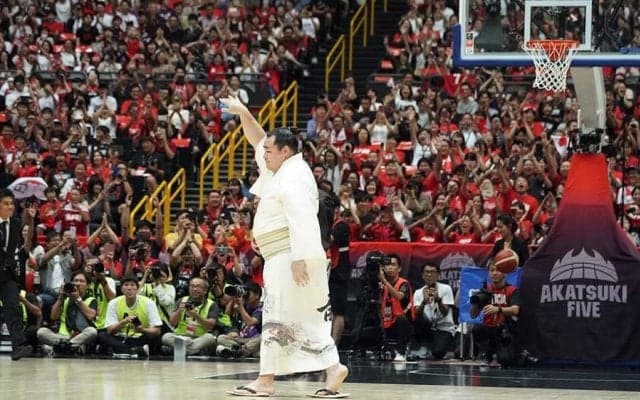 【名珍場面特別編】鶴竜が跳んだ　“美しすぎる3P”にFIBA称賛　海外反響「NBA選手より素敵なフォーム」