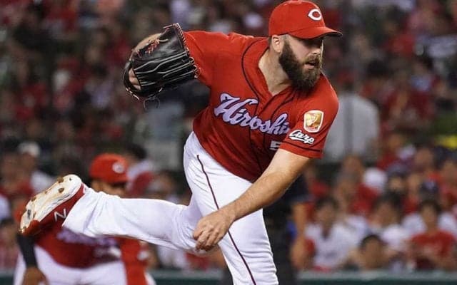 元広島助っ人が“キレキレ”投球映像公開　ファンは復帰熱望？「戻ってきて」