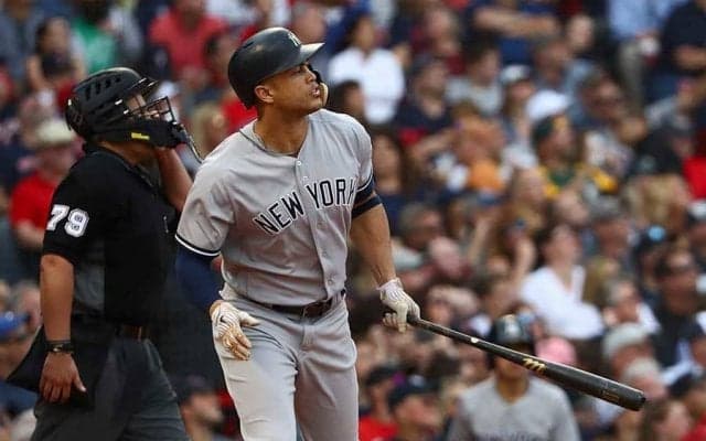 【名珍場面特別編】  えっ！　観客がHR球を“危険返球”で打者直撃…米波紋「恥ずべき行為」「凄い肩」