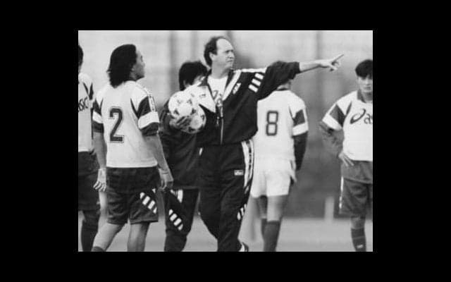 井原正巳が驚いたファルカンのドーハ組解体。合宿は「毎回ヘトヘト」