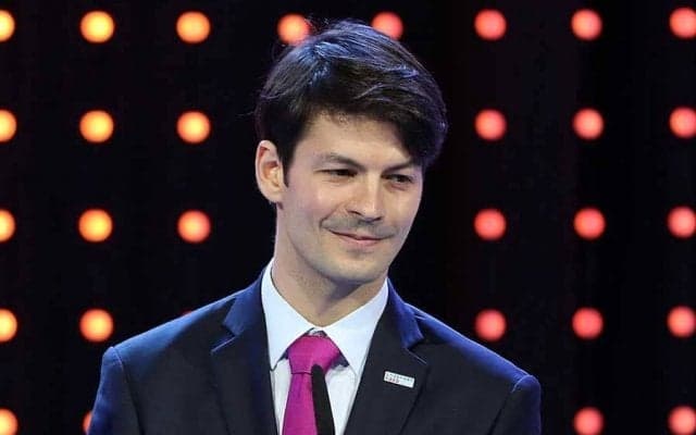 ランビエール氏、衝撃の丸刈りが反響拡大　海外ファンも驚き「これは格好良くない」