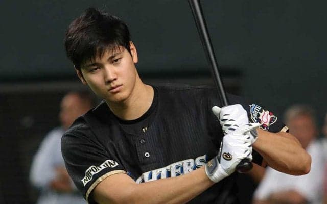 【球界名場面】右手1本でバックスクリーンへ　二刀流の“驚弾”に「この球場は小さすぎる」