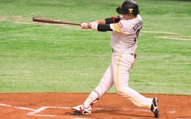 鷹・栗原、開幕スタメンへ猛アピール　紅白戦で2ラン「どんどん振っていくタイプ」