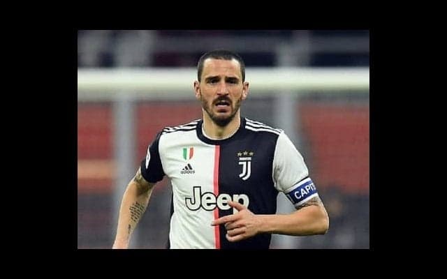 動かない鉄壁守備のカラクリ。ボヌッチには連携で仕留めるうまさがある