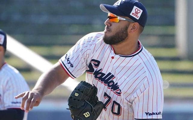 燕助っ人右腕は「二刀流イケる」　豪快打撃動画にファン期待「4番投手スアレス」