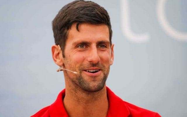 ジョコビッチはラケットを左手に持ってもテニスがお上手？