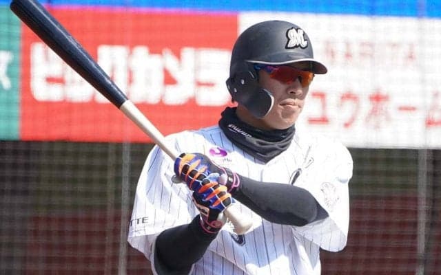 【球界名場面】ロッテ角中は死球寸前も絶好球？　異次元の“悪球打ち”に球場唖然