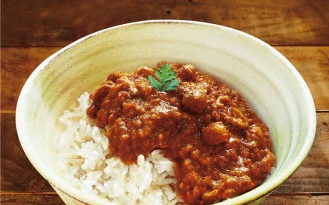 1食でタンパク質20gが摂れる「プロテインスパイスカレー」登場。肉不使用、無添加、11種類のスパイス配合