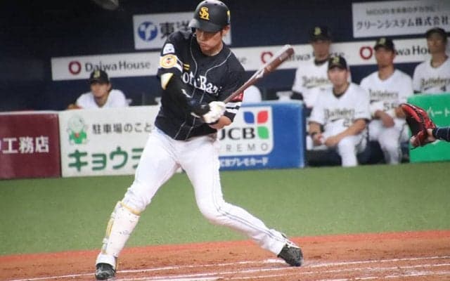 鷹ファンが待ち望む7年目の再覚醒　上林誠知から滲み出るブレークの予感