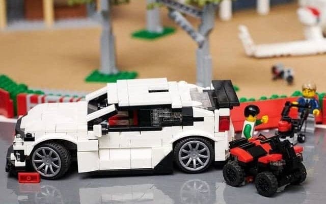 ホンダがレゴブロックでサーキットを製作…シビックタイプR も走る