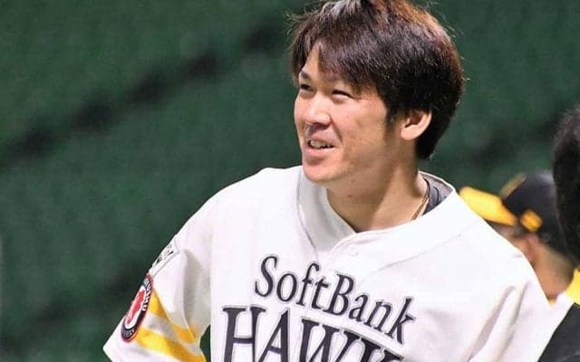 強肩だけじゃない！　鷹・甲斐の“いぶし銀”セーフティバントに工藤監督もご満悦