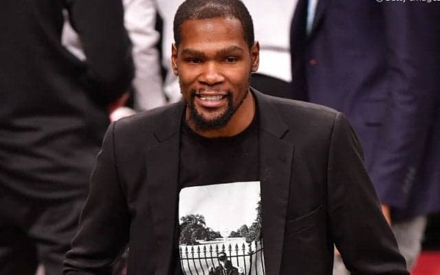 ケビン・デュラントがネッツの一員としてプレーするのは来季までお預けか