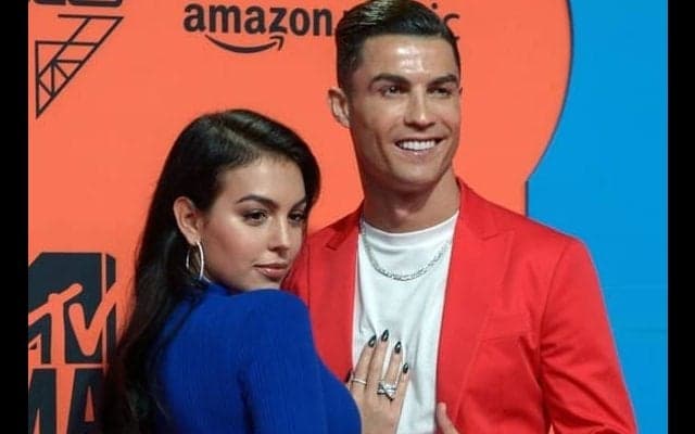 父の顔も持つC・ロナウドがアラジンに...SNS上で大反響