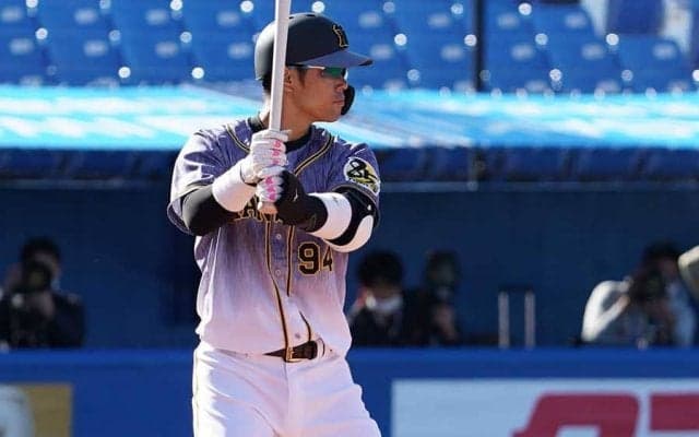 阪神原口、甲子園左中間最深部へ豪快2ラン!　“かめはめ波”パフォーマンスも披露