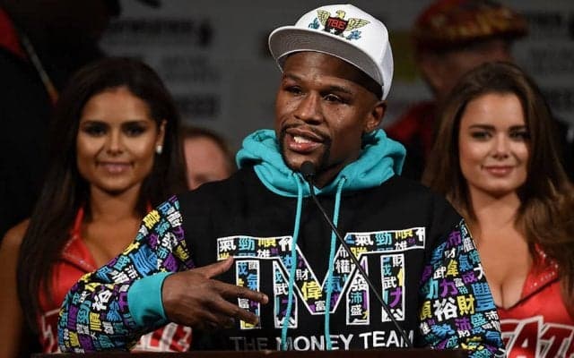 【名珍場面特別編】メイウェザー、初めての“KO負け”!?　転倒シーンに海外驚愕「これで50勝1敗だ」