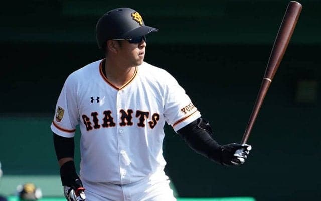 巨人中島、第3打席で右翼席へ豪快ソロ！　好調キープで開幕一塁へ視界良好