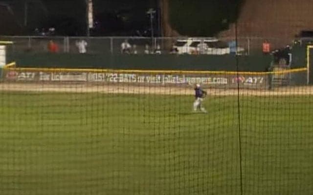 高校生が見せた“奇跡の補殺”　100メートル大遠投に米メディア「アンビリーバブル」