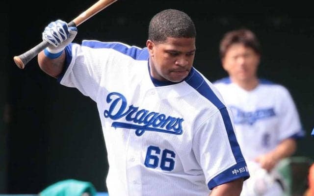 中日ビシエド、第2打席で右翼席へ豪快ソロ　練習試合再開後、6戦4発と絶好調