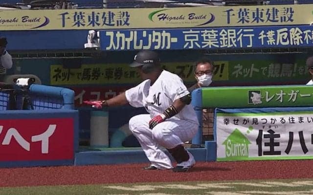ロッテ井上“ボール破壊”の豪快弾！　手刀パフォーマンス披露でファン歓喜「爽快」