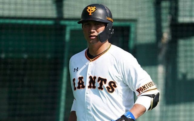 巨人小林、開幕マスクは譲れない！　第2打席で中前打、第3打席は左前適時打のマルチ