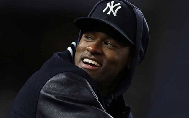 【MLB】ヤ軍セベリーノと美人妻の神秘的“水中マタニティーS”にファン絶賛　「本当に素敵」