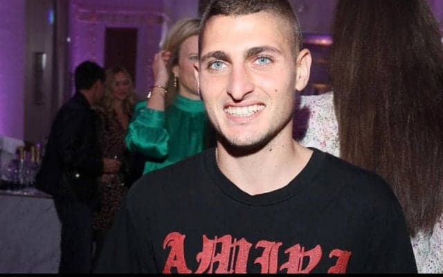 再びヴェラッティの喫煙が発覚…バカンス中に歩きたばこ