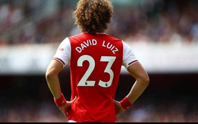 本番ではやめてくれよ…ダビド・ルイスの軽率なプレーにファン騒然