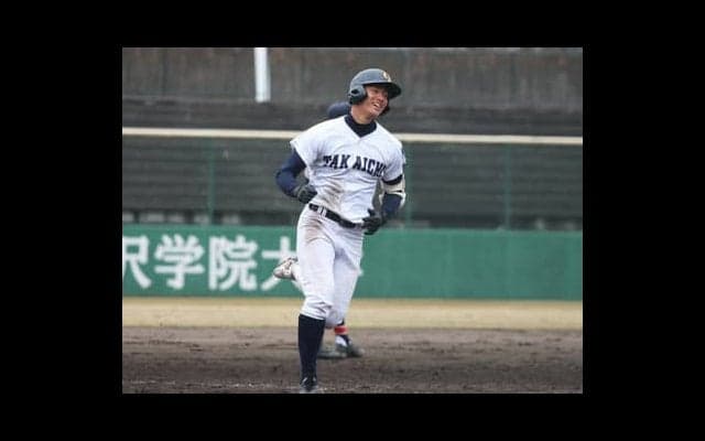 高岡第一に独特オーラのスラッガー。文武両道で学校案内の表紙も飾る