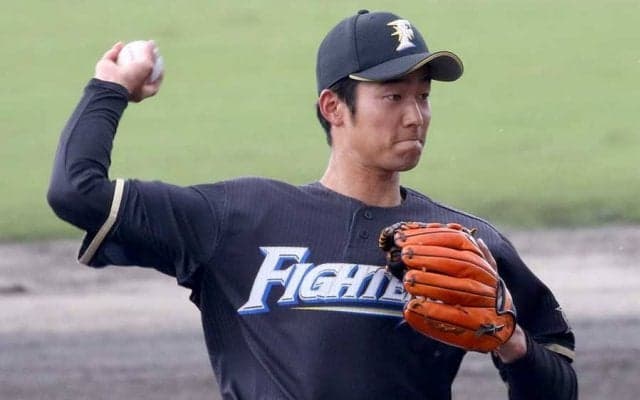 日ハム、巨人・丸に外野4人シフト　遊撃・石井が左翼へ回るも三塁・野村がエラー