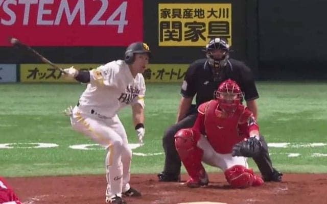 鷹・柳田の片手HRに工藤監督も驚愕「ああいう打ち方で本塁打にする打者なかなかいない」