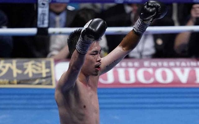 井岡一翔、異業種の元チャンプと共演　キック披露の1枚に反響「キックもかっこいい」