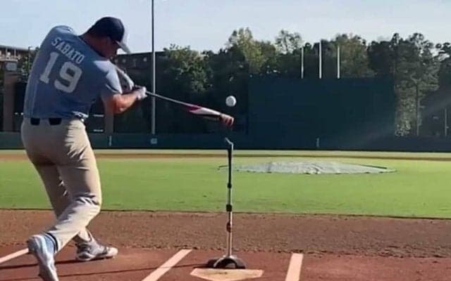 【MLB】米ドラ1大砲の“置きティー中越え弾”にファン衝撃「マジか」「モンスター」