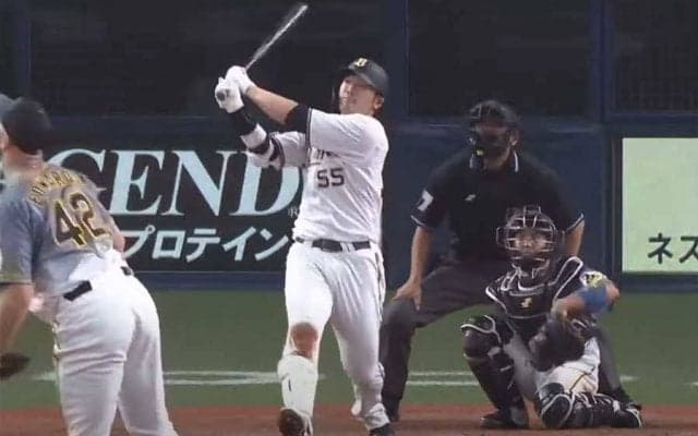 オリT岡田の“京セラ最長”160メートル弾の衝撃…　ファン復活期待「こんなん初めて」