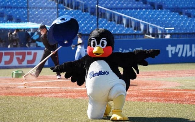 燕つば九郎、医療従事者に「かんしゃ」　開幕に向け「すべてのみなさんのおかげ」