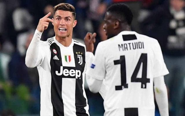 C.ロナウドも着用　ユベントスの“エンブレム刻印マスク”が大好評「凄いオシャレだ」