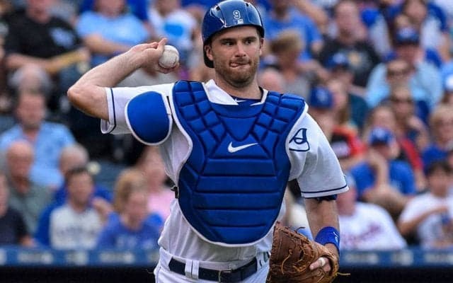 【名珍場面特別編】女子投手の「洒落にならない」魔球　MLB捕手もビビる投球に反響「捕球は至難の業」