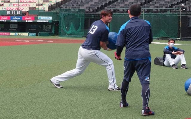 西武高橋光「オレもやってやるぞ」　開幕ローテ入りの下手投げ・與座に刺激