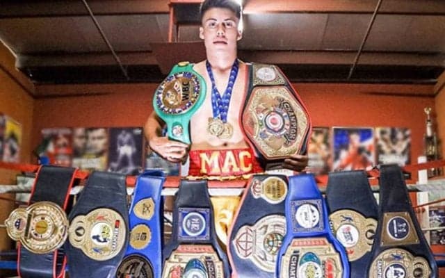 目隠しのまま避け続ける　米19歳ホープの“神業”が190万再生「なぜ出来るんだ？」