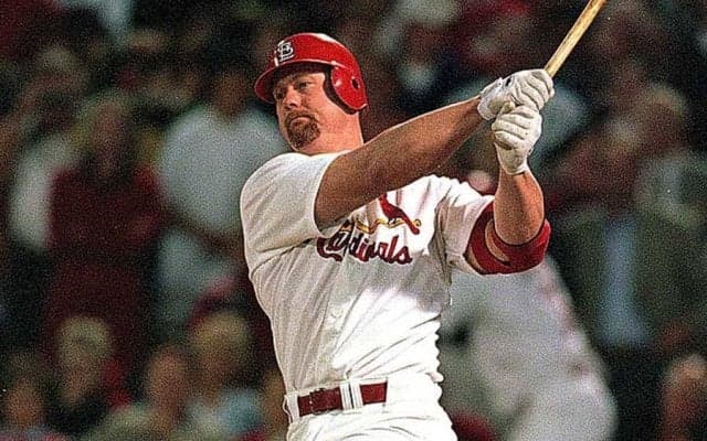 【MLB】マグワイア氏の70発記念球が3.2億円→2700万円に大暴落「ワインのようには…」