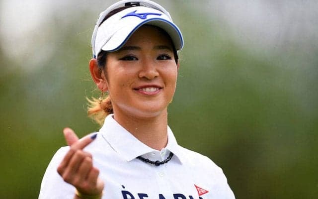 原英莉花のイメージにピッタリ!?　ド迫力“愛車”との1枚に反響「更にカッコよく見える」