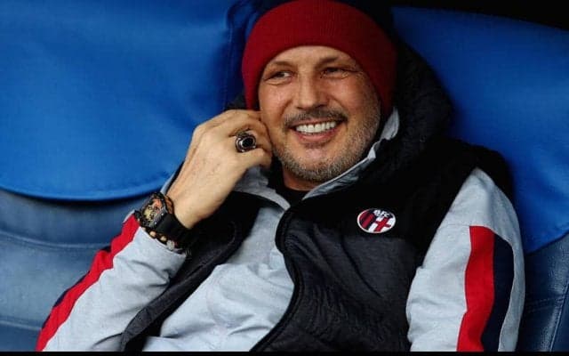 冨安健洋のボローニャ、今季は白血病とも闘ったミハイロビッチ監督と2023年まで契約延長