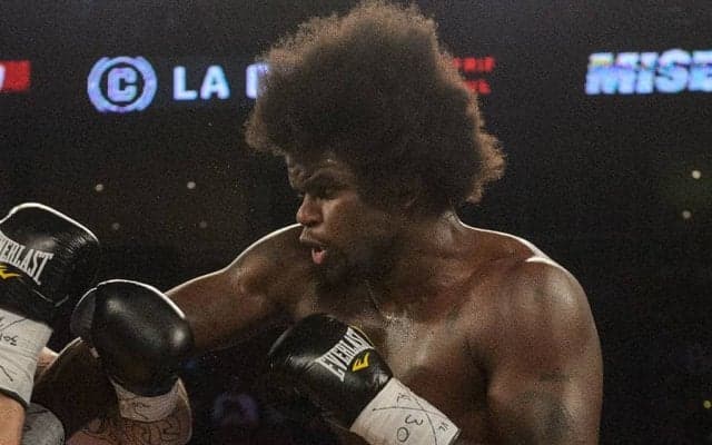 【名珍場面特別編】115kg巨漢がリング落下　米ヘビー級で起きた衝撃KOに騒然「彼はスモウ大会だと…」