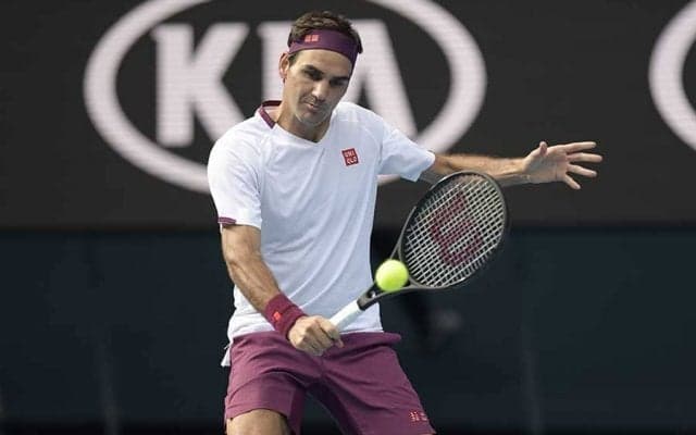 【名珍場面特別編】  フェデラーより目立つ!?　全豪で“バズり中”美人審判に海外「007に出てくる女優だ」