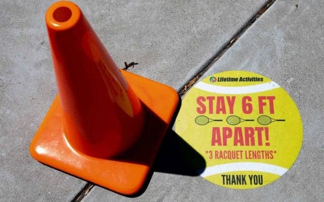 YouTuberによる傑作パロディ動画「コロナ時代のテニス」