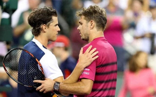 ワウリンカとティームが互いの片手バックハンドを讃え合う