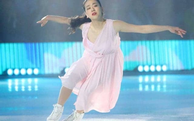 浅田真央、錦織との“豪華リモート2ショット”に反響「リモート握手も綺麗」