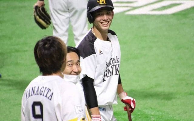 鷹、初開幕スタメンの栗原が「2番・一塁」　ロッテ福田秀は「1番・中堅」…両軍スタメン発表