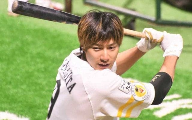 鷹・柳田、140M超特大1号は指折りの完璧弾「過去にも数回しかない」