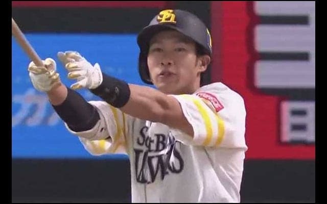 鷹・柳田、味方も唖然茫然の140M特大弾　周東は口あんぐり「すっごい打球だ…」